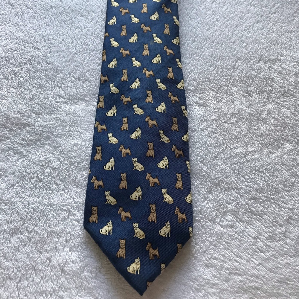 The Cotswold Collection Tie with dogs